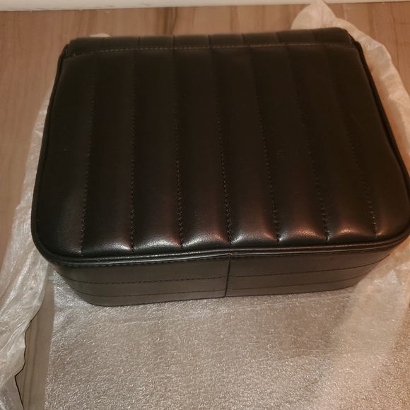 Medium Vicky YSL Monogram lambskin chain bag - Picture 9 of 9